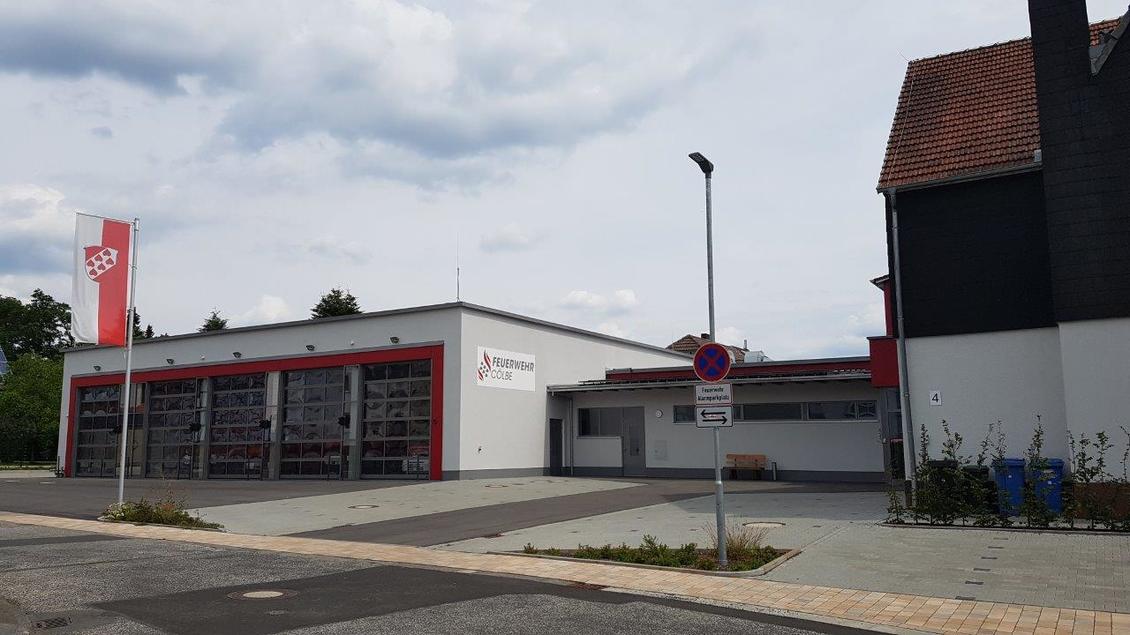 Das Feuerwehrhaus in der Hebertstraße 4 von der Straßenseite